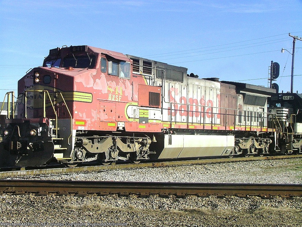 BNSF 841